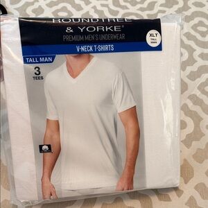 Roundtree & Yorke Tall Men's White V-Neck T-Shirts - 3 Pack XLT